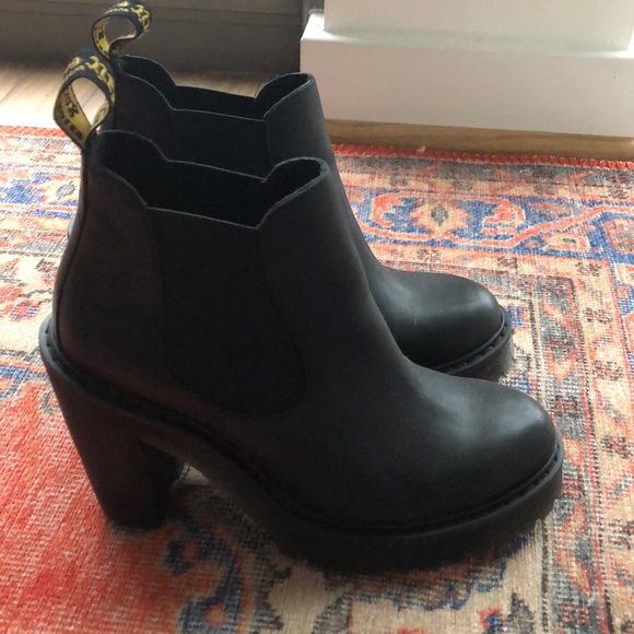 Dr Martens Hurston Heeled Chelsea Boots 